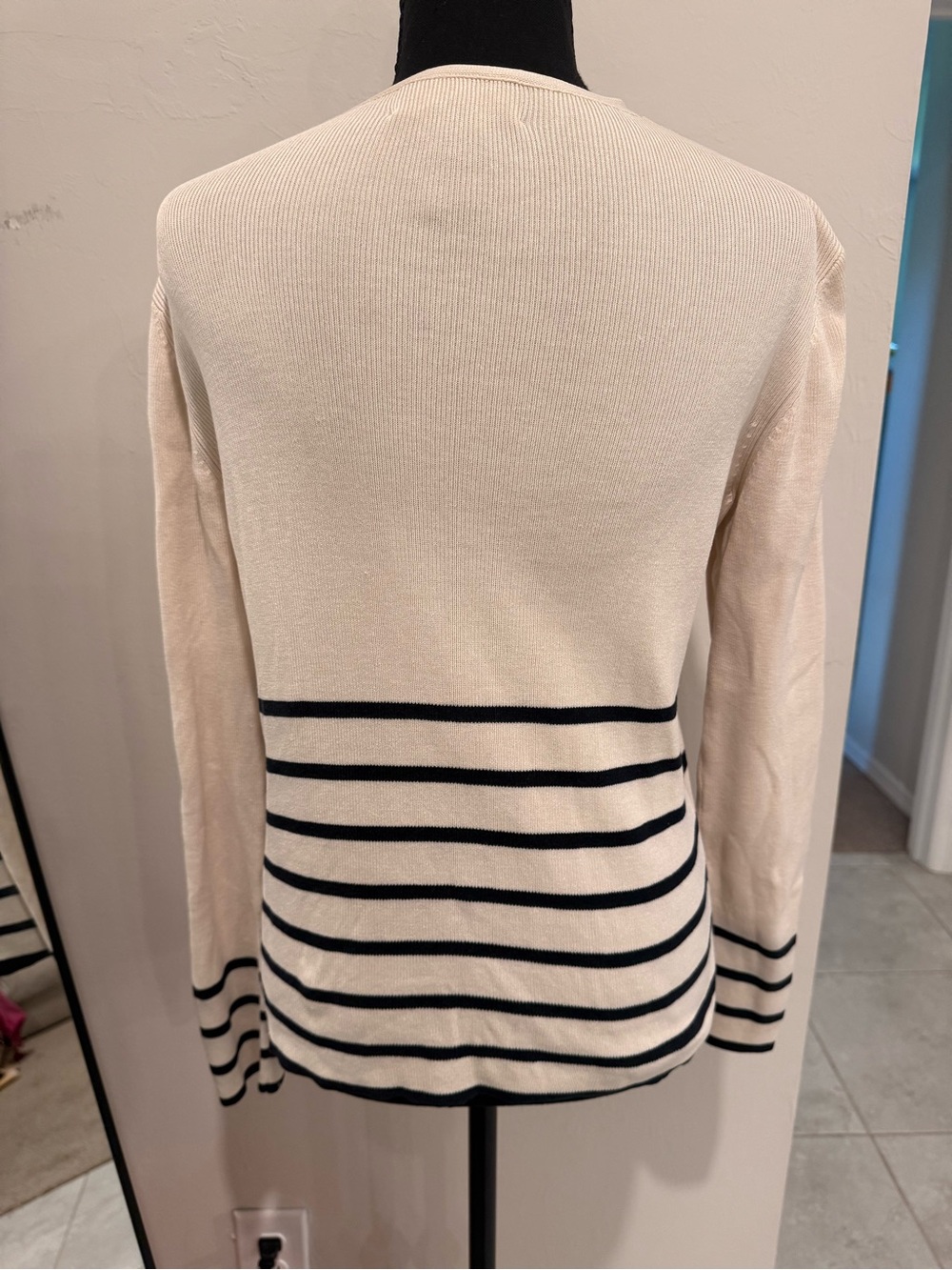Lauren Ralph Lauren Cream and Navy Striped V-Neck Classic Preppy Cardigan - Picture 4 of 9